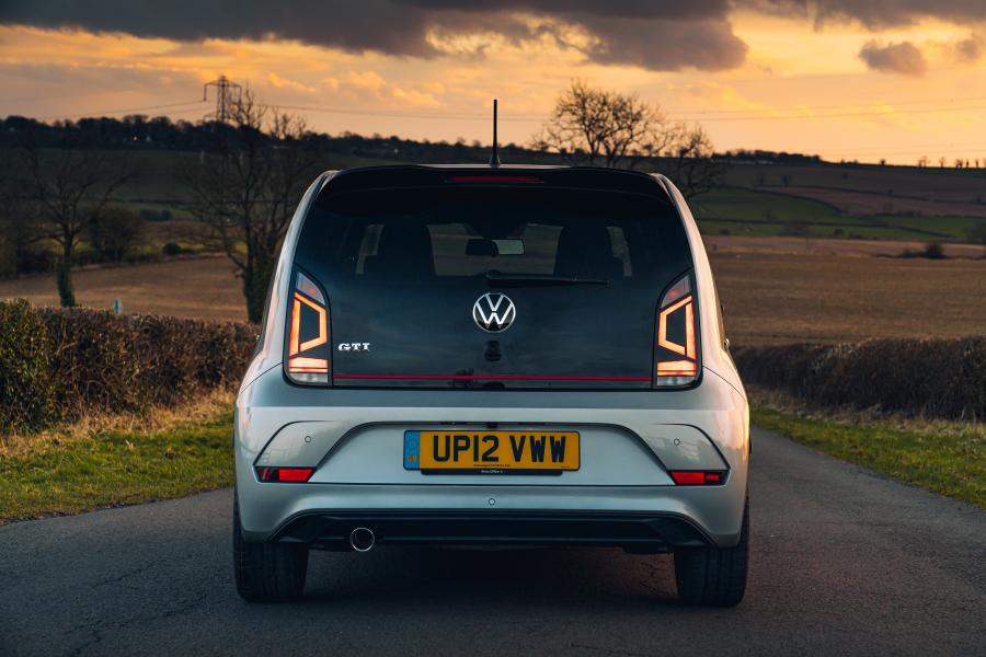  Volkswagen up! GTI 2020 года  (UK) (фото 33 из 40)